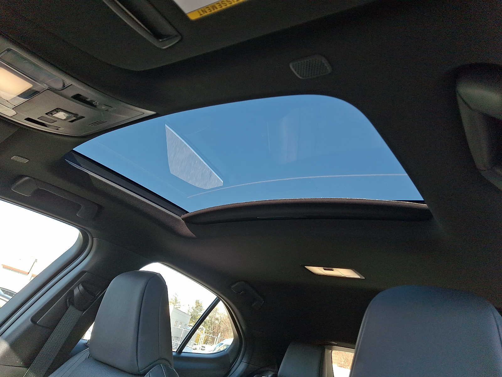 Thumbnail: 2023 Lexus UX - 12