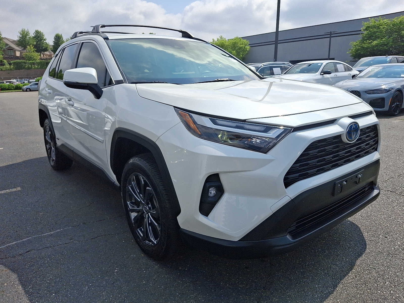 Thumbnail: 2022 Toyota RAV4 - 3