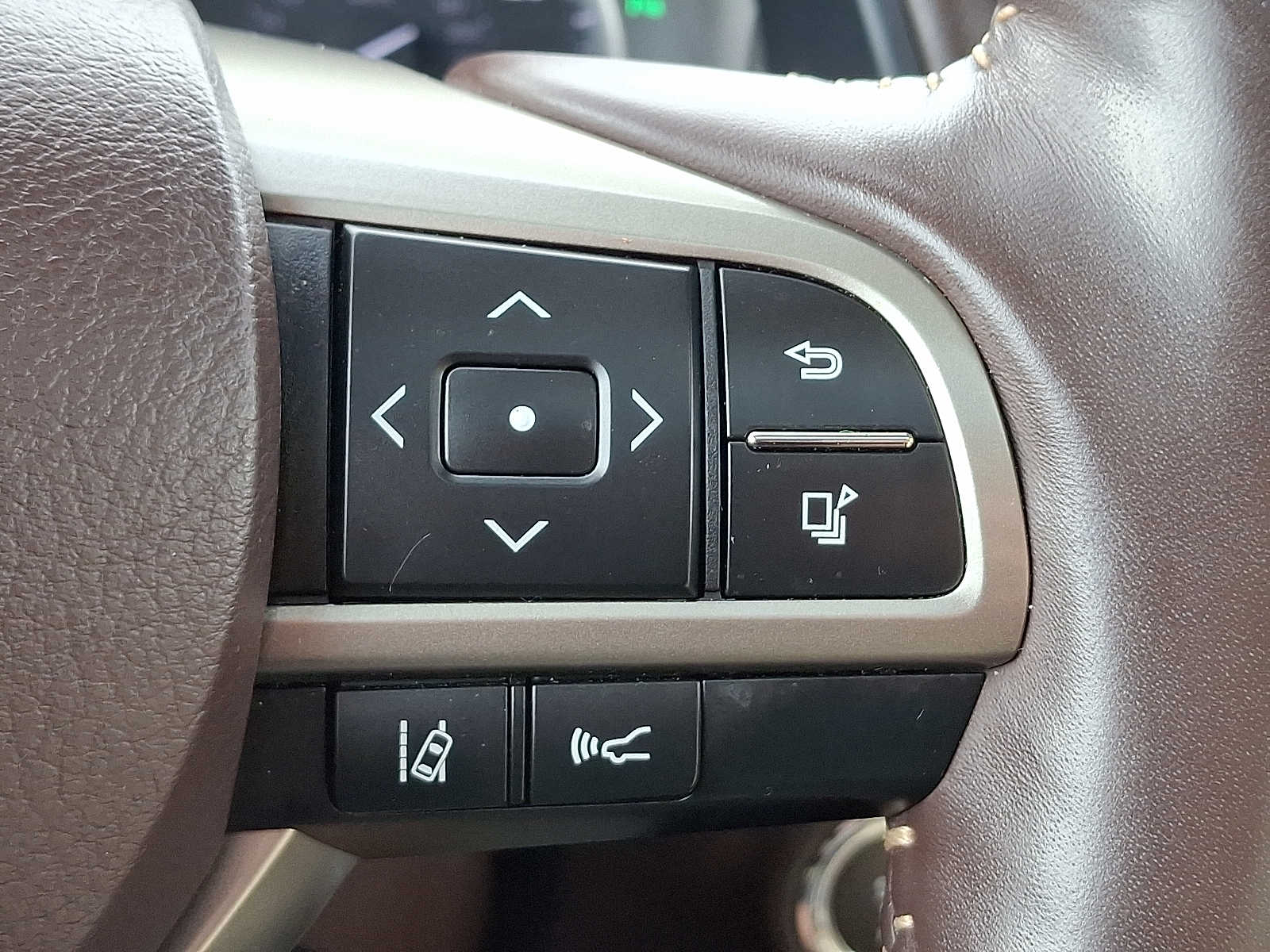 Thumbnail: 2019 Lexus RX - 19