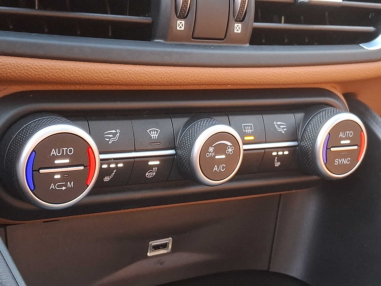 Thumbnail: 2018 Alfa Romeo Giulia - 13