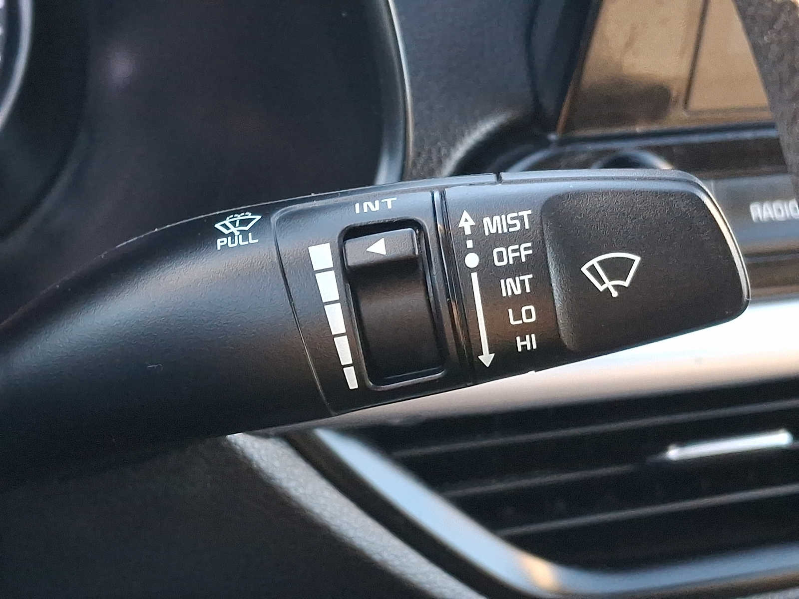 Thumbnail: 2023 Kia Forte - 25