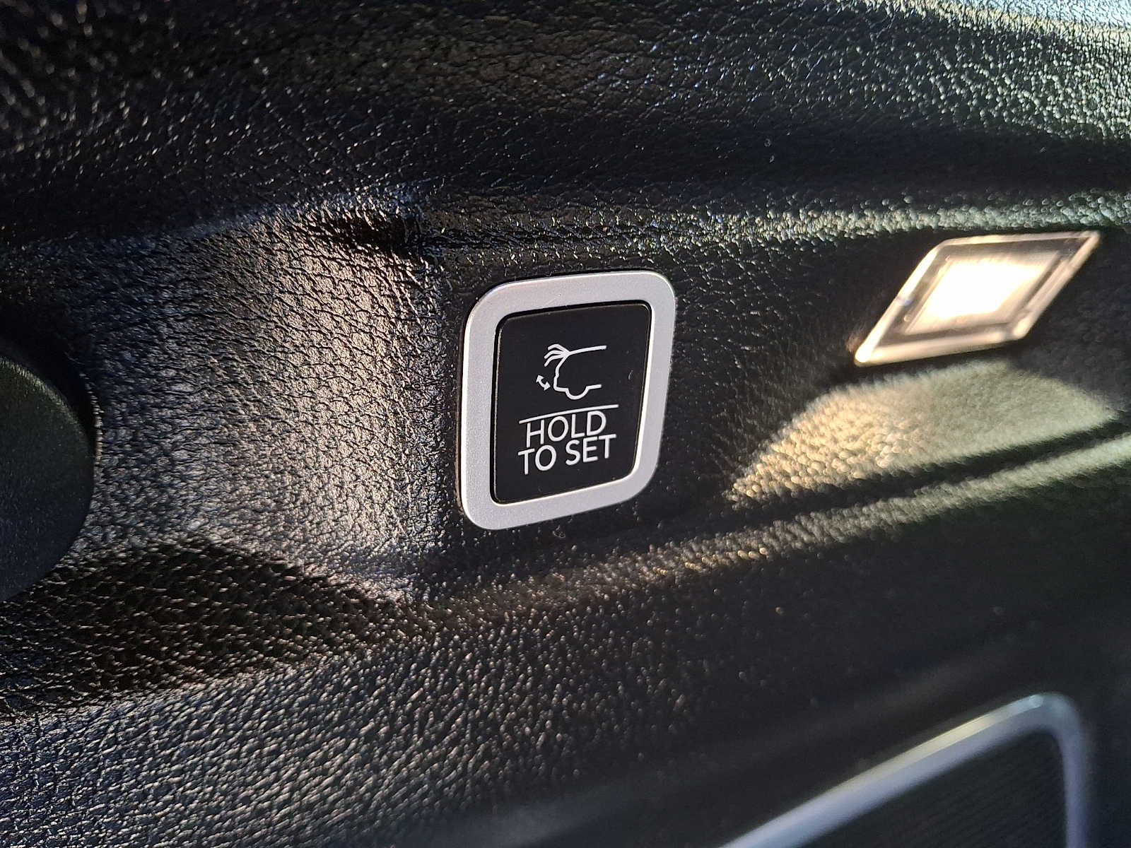 Thumbnail: 2024 Jeep Grand Cherokee L - 27