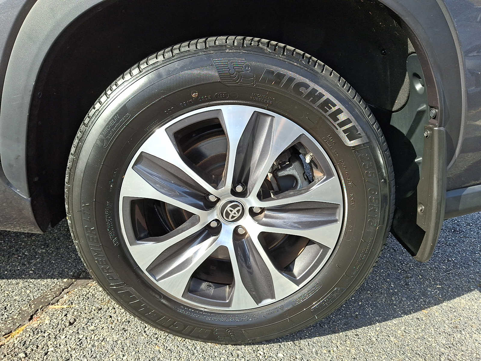 Thumbnail: 2021 Toyota Highlander - 7