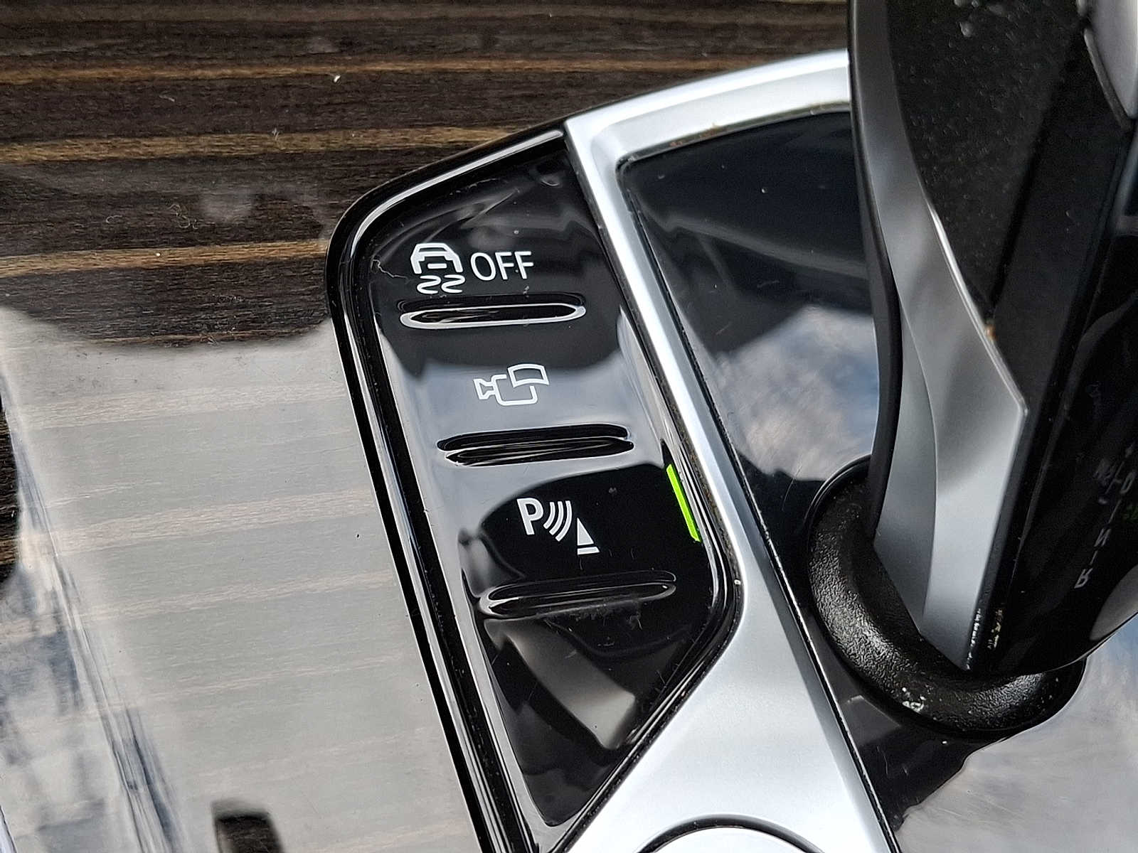 Thumbnail: 2021 BMW X7 - 21