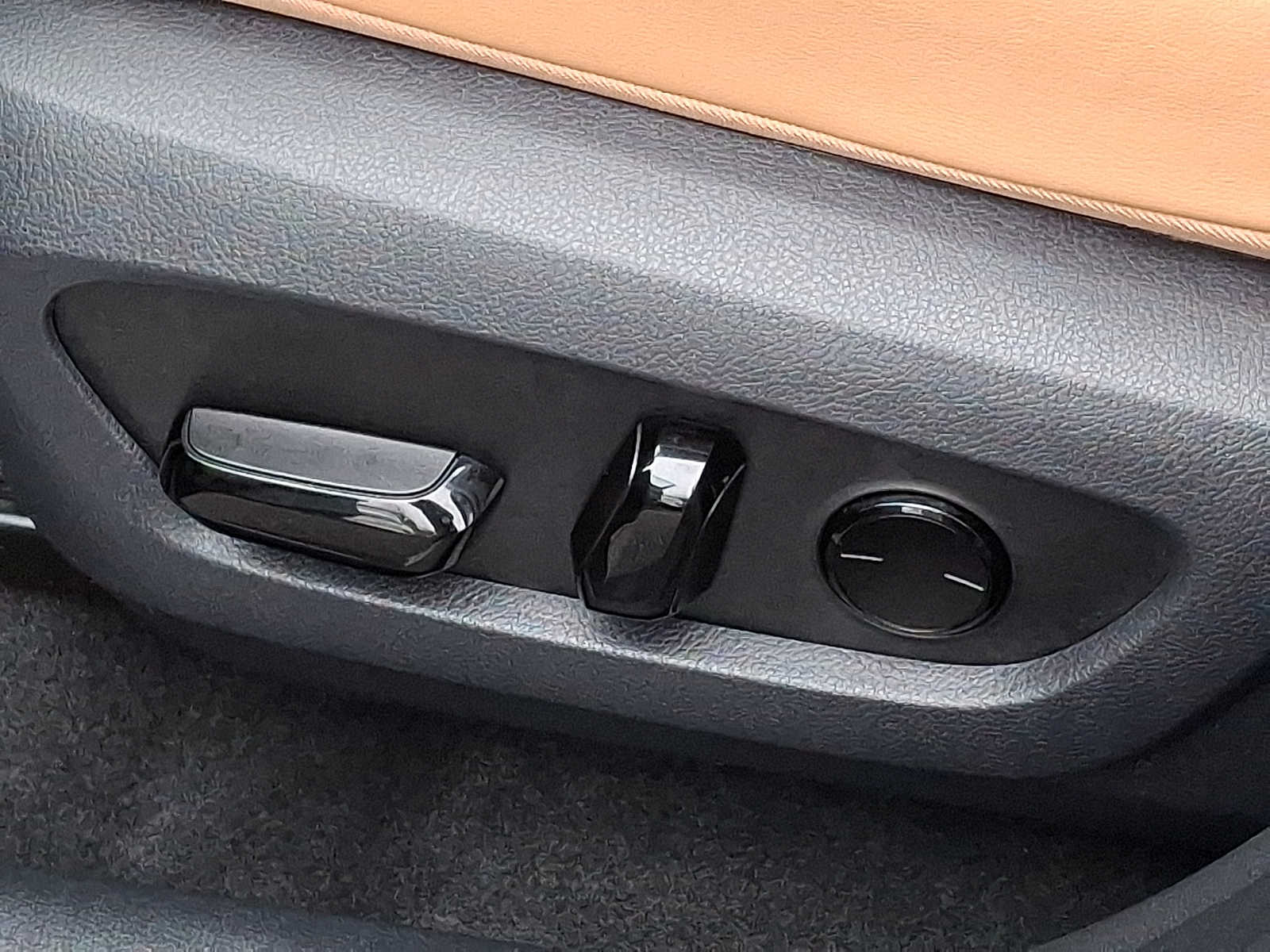 Thumbnail: 2025 Lexus NX - 10