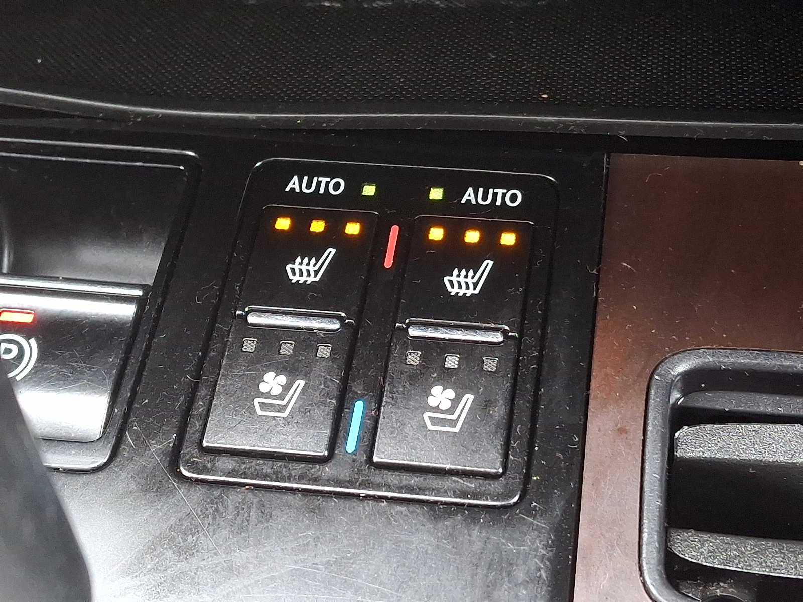 Thumbnail: 2020 Lexus RX - 20