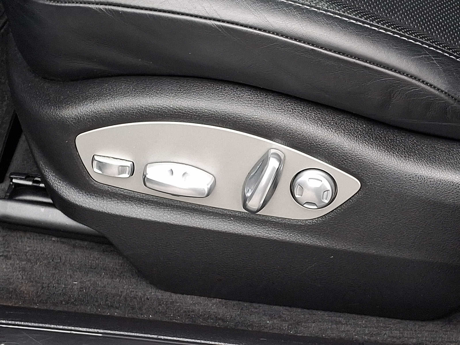 Thumbnail: 2019 Porsche Macan - 11