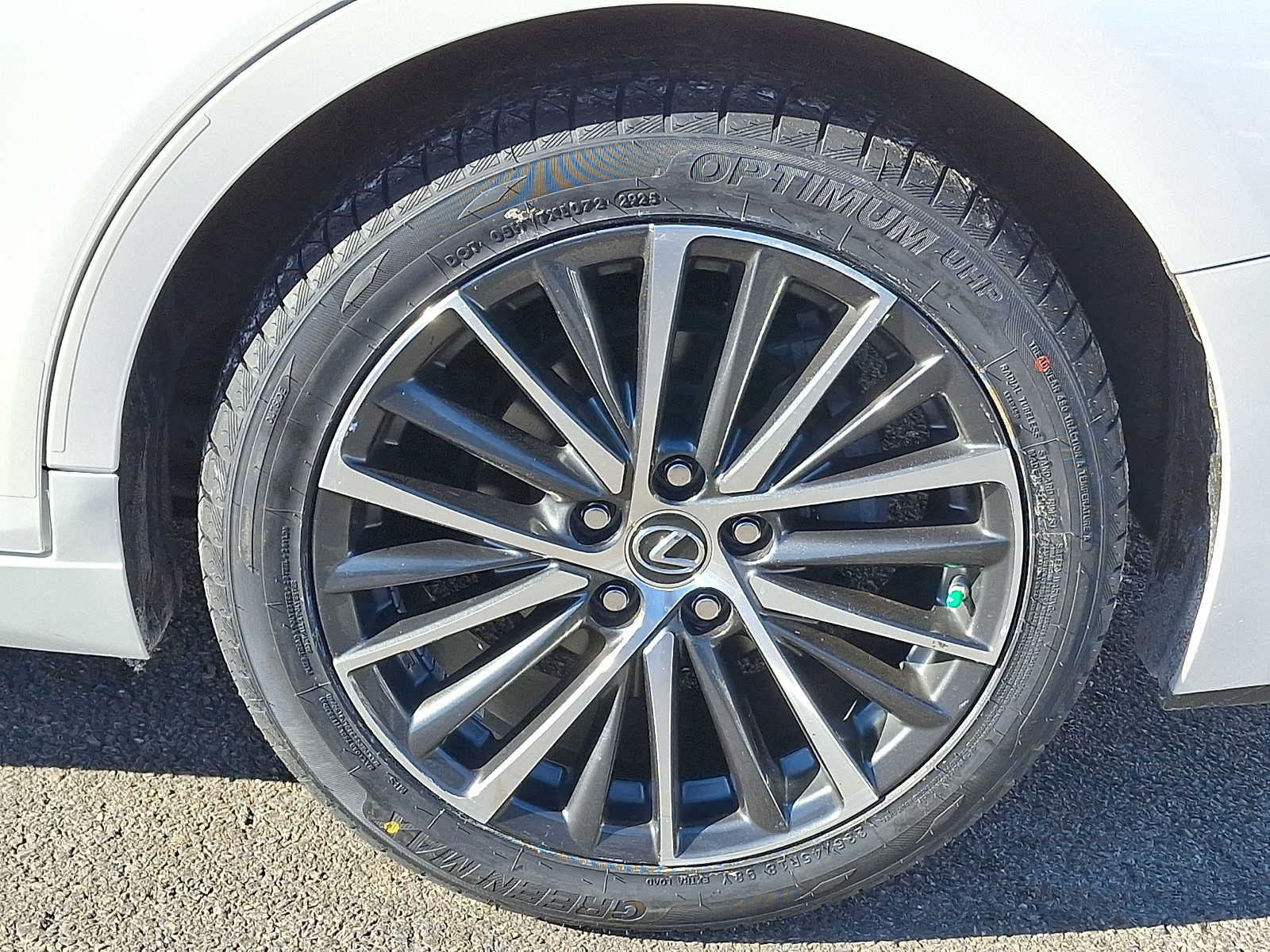 Thumbnail: 2023 Lexus ES - 8