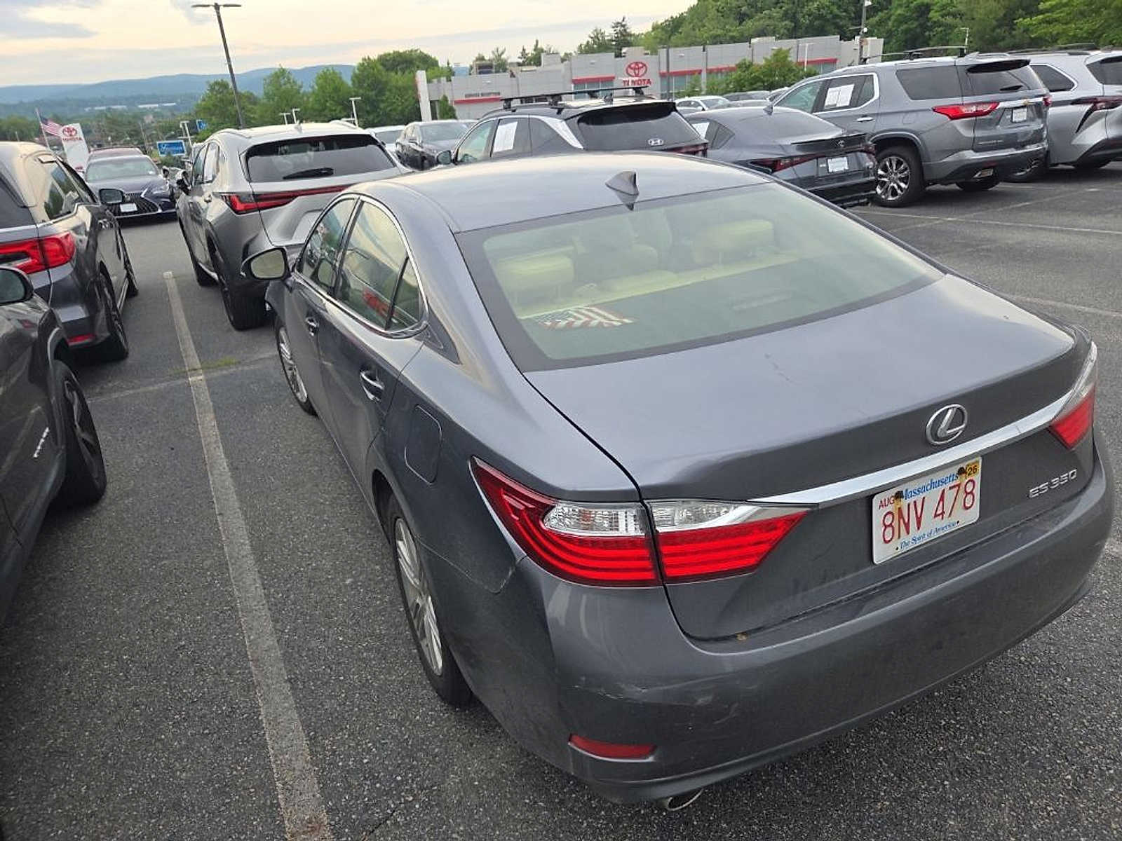 Thumbnail: 2015 Lexus ES - 4