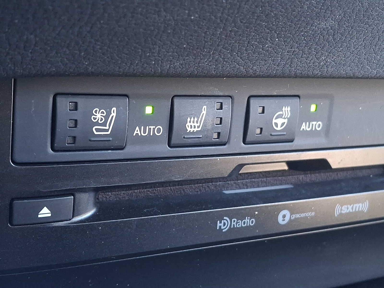 Thumbnail: 2020 Lexus ES - 20