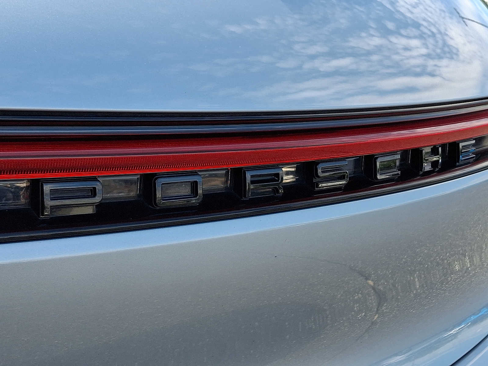 Thumbnail: 2022 Porsche Macan - 25