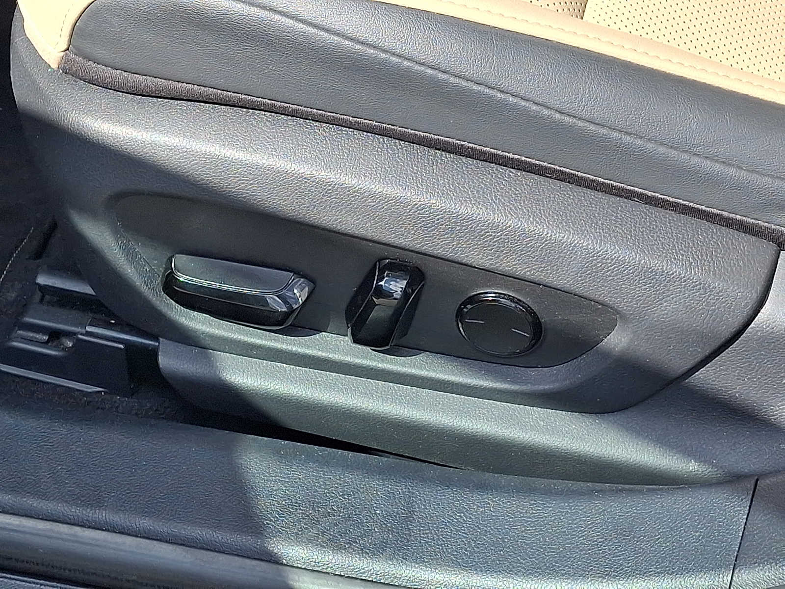 Thumbnail: 2021 Lexus ES - 11