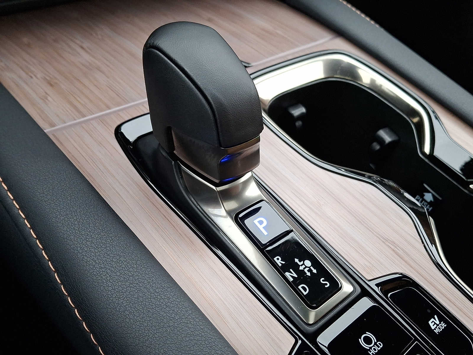 Thumbnail: 2024 Lexus RX - 13