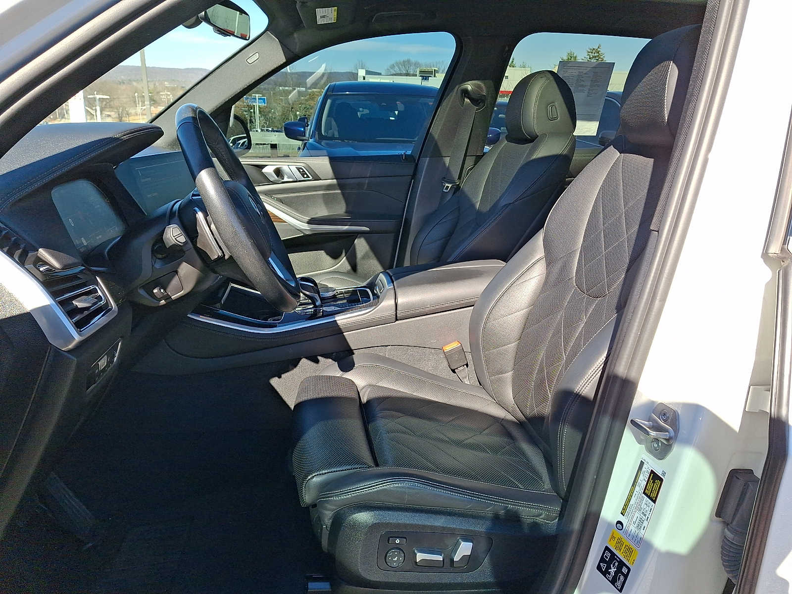 Thumbnail: 2023 BMW X5 - 10