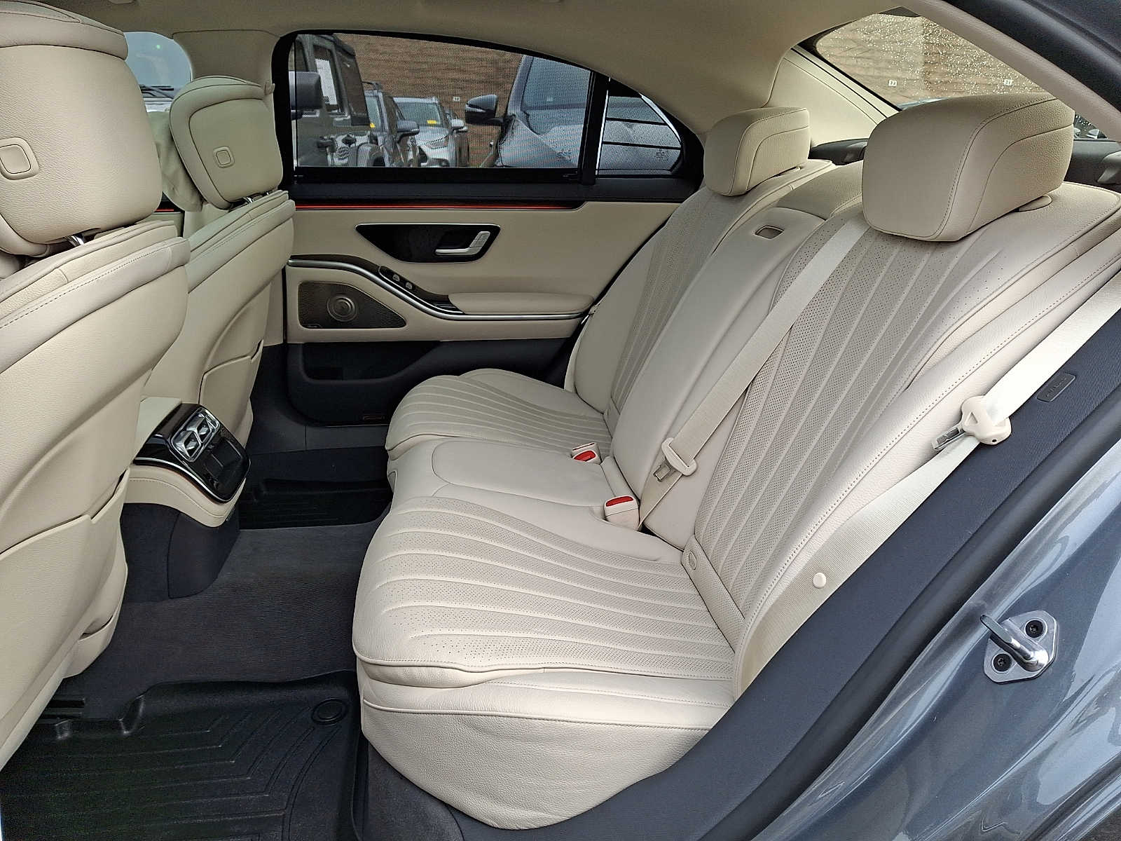 Thumbnail: 2022 Mercedes-Benz S-Class - 8