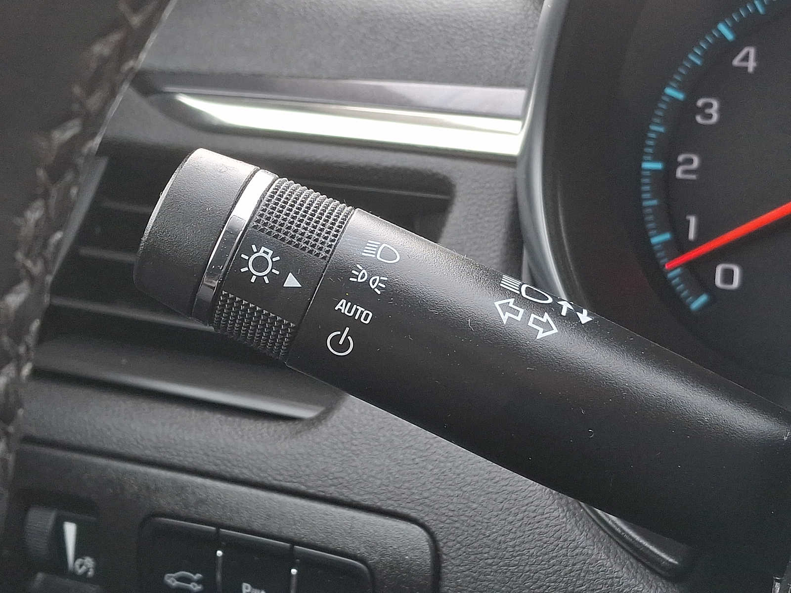 Thumbnail: 2014 Chevrolet Impala - 24