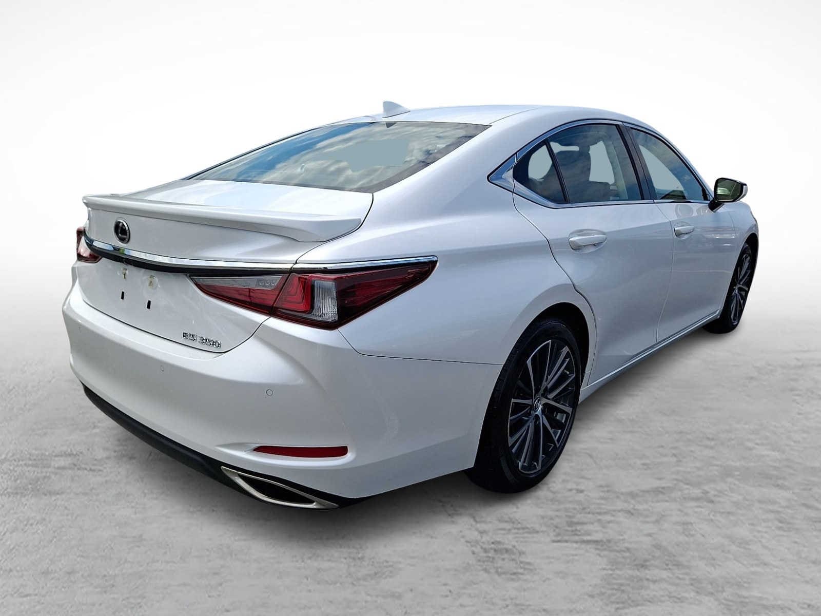 Thumbnail: 2023 Lexus ES - 4