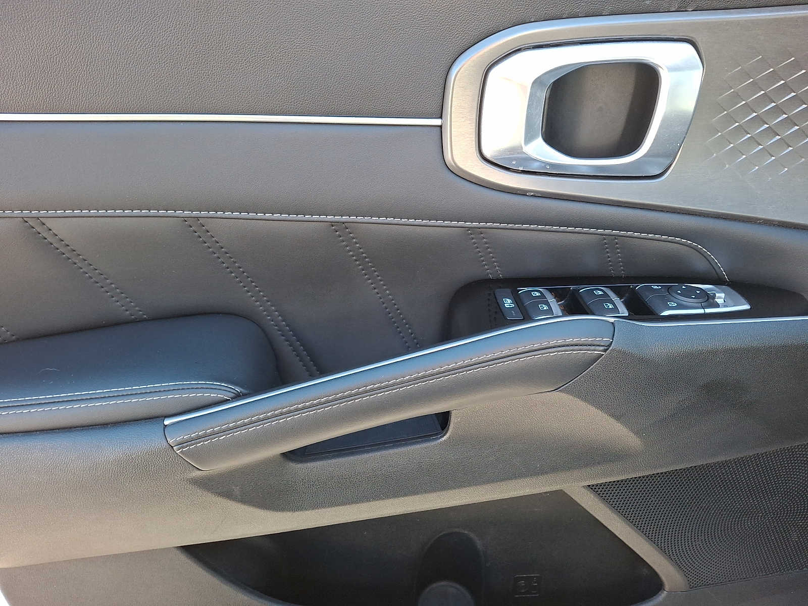 Thumbnail: 2021 Kia Sorento - 8