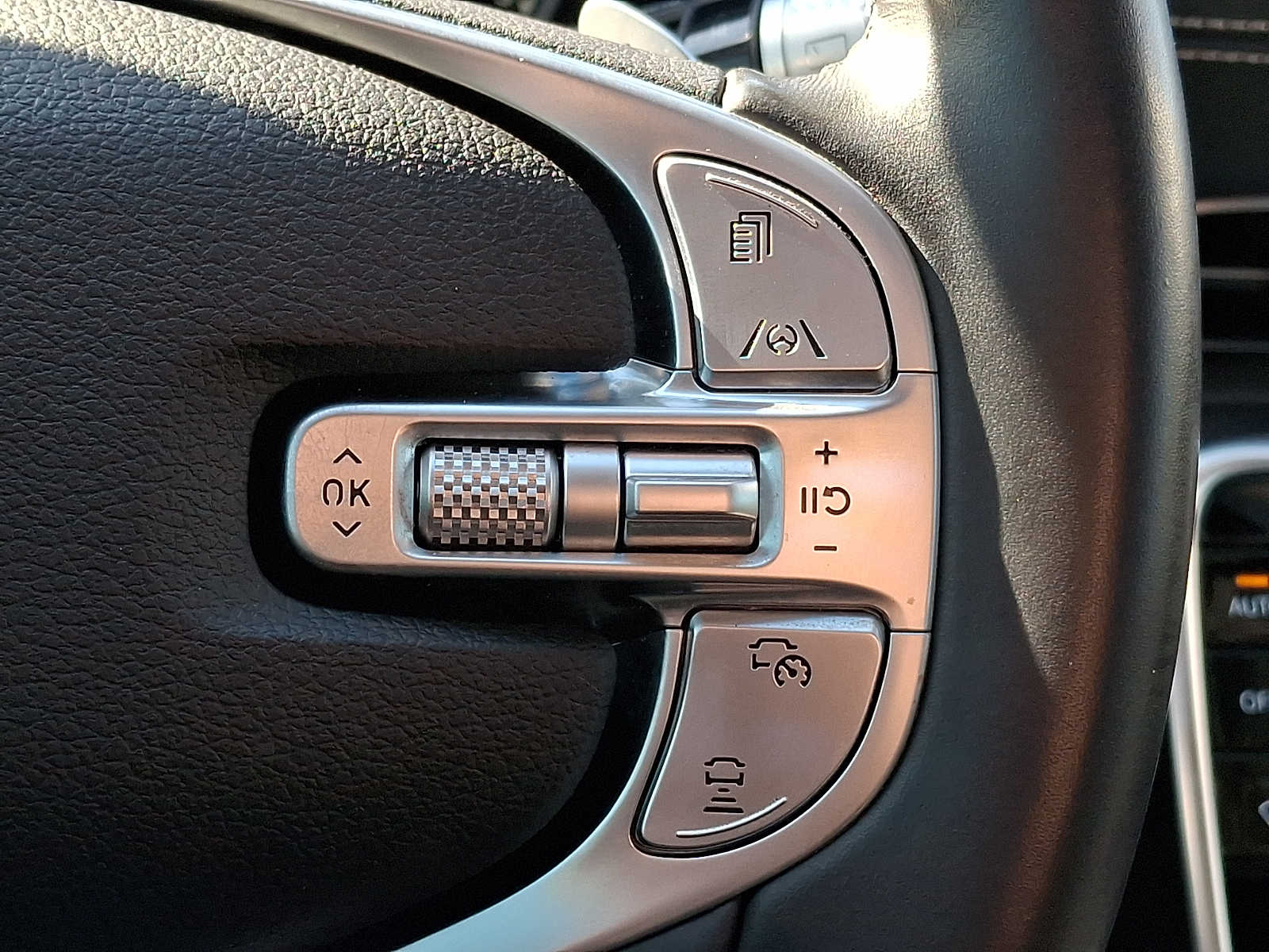 Thumbnail: 2023 Genesis GV80 - 19