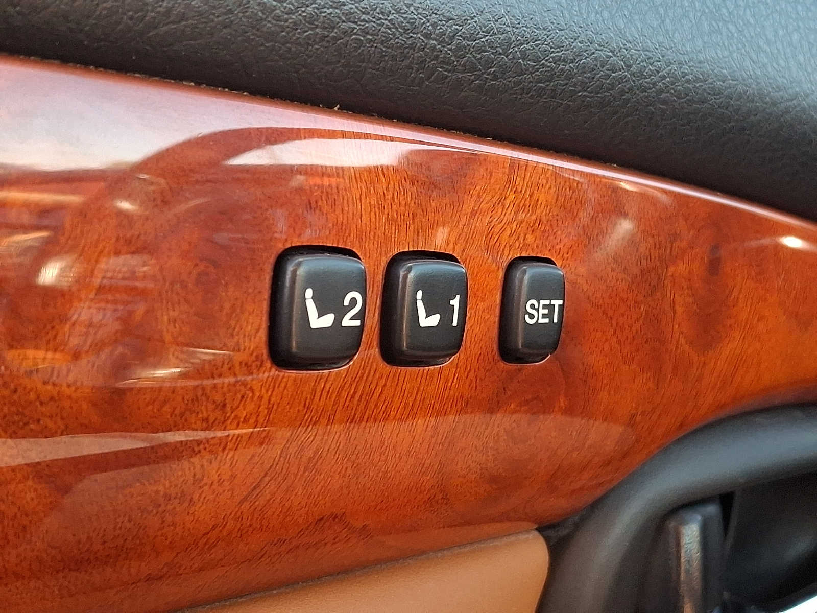Thumbnail: 2002 Lexus SC - 21
