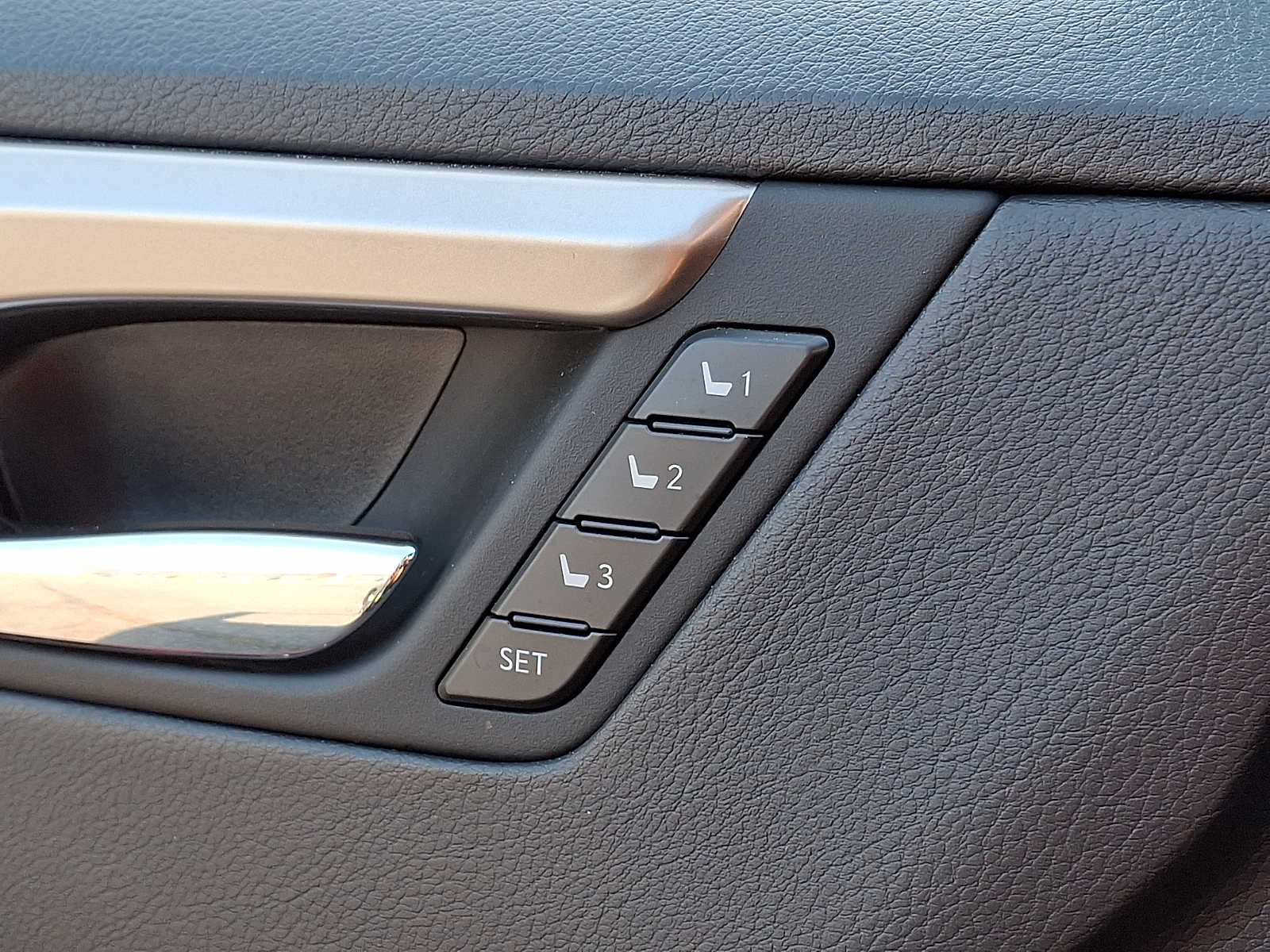 Thumbnail: 2020 Lexus RX - 24