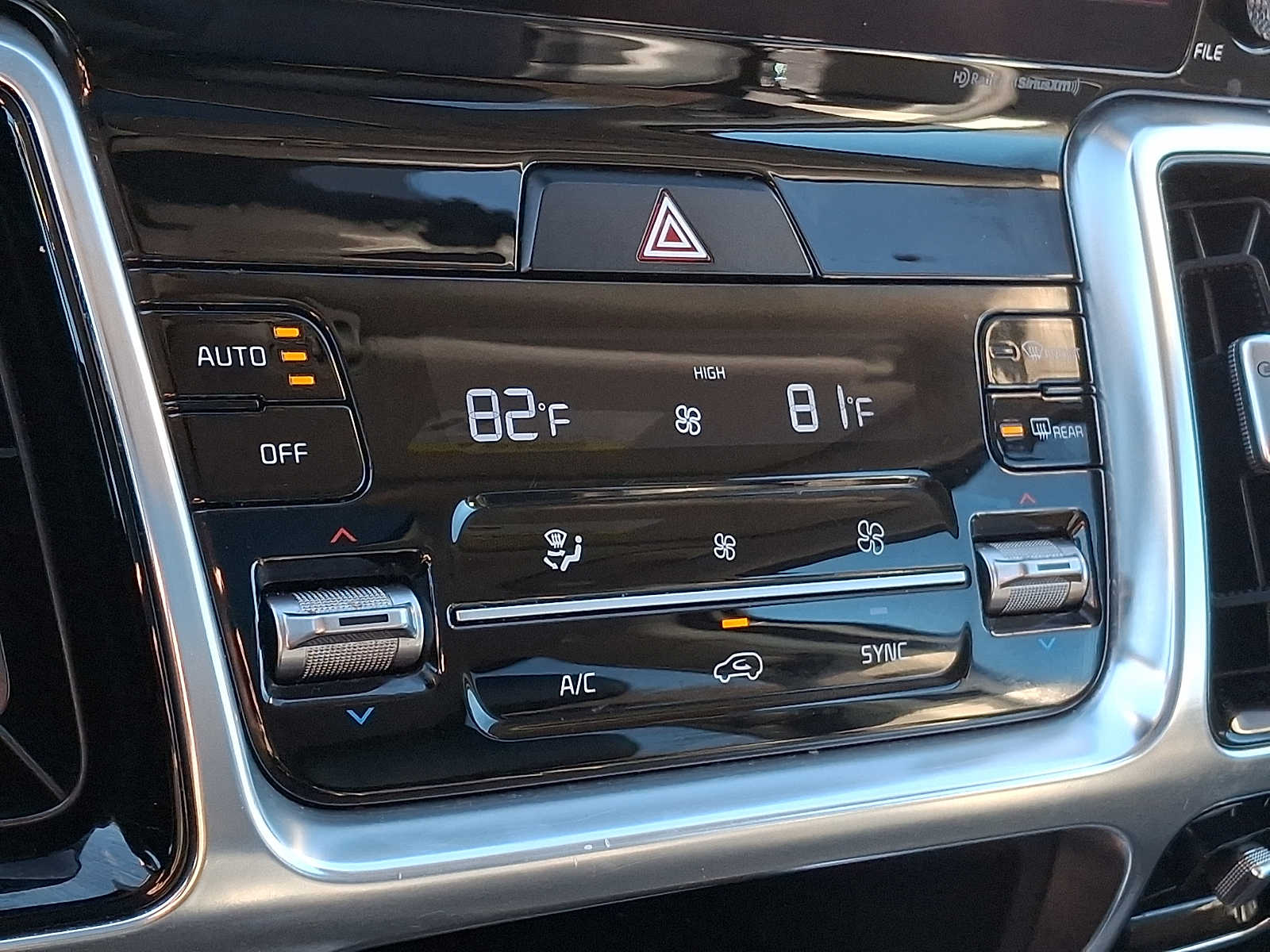 Thumbnail: 2021 Kia Sorento - 15