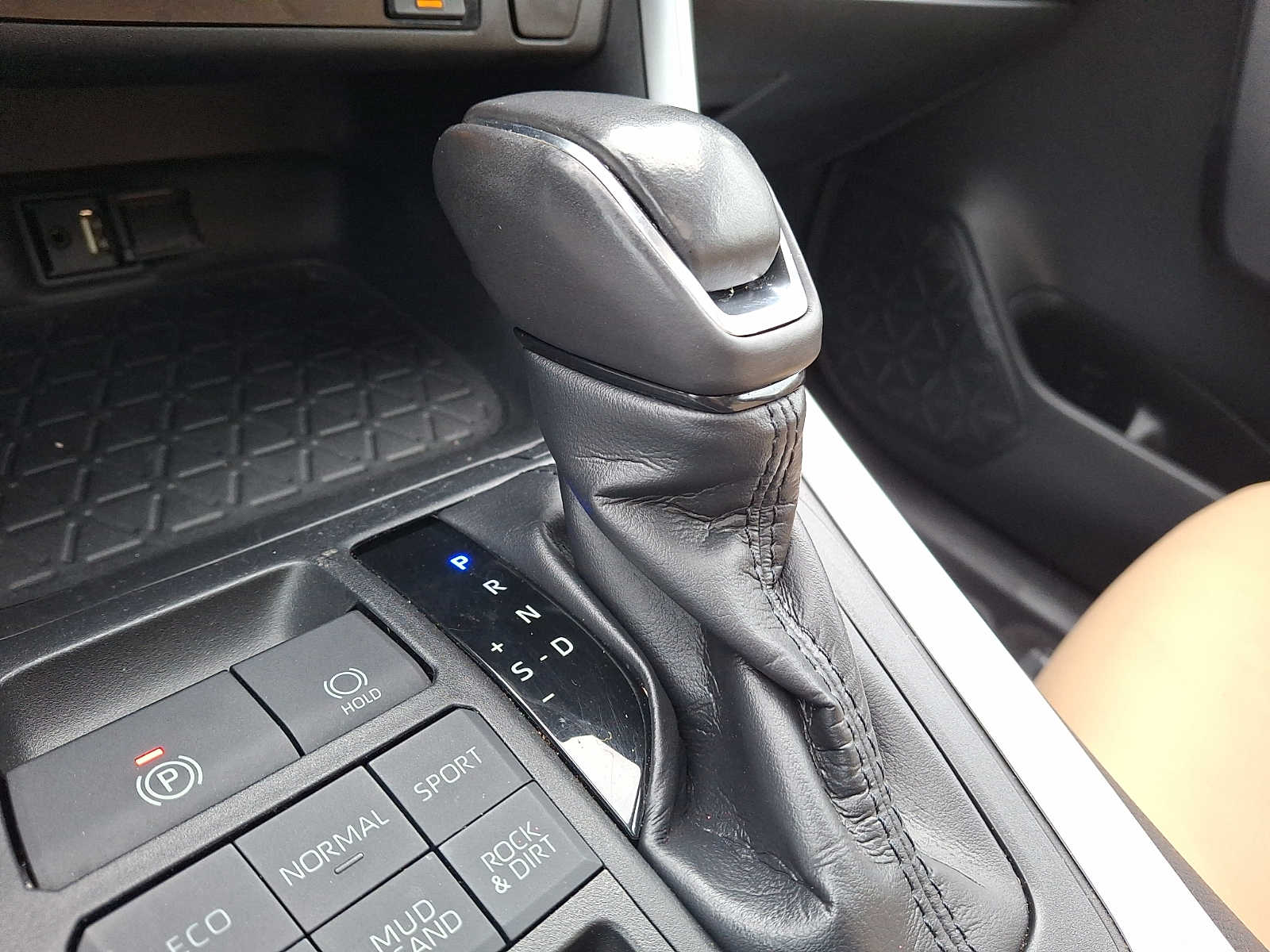 Thumbnail: 2019 Toyota RAV4 - 13