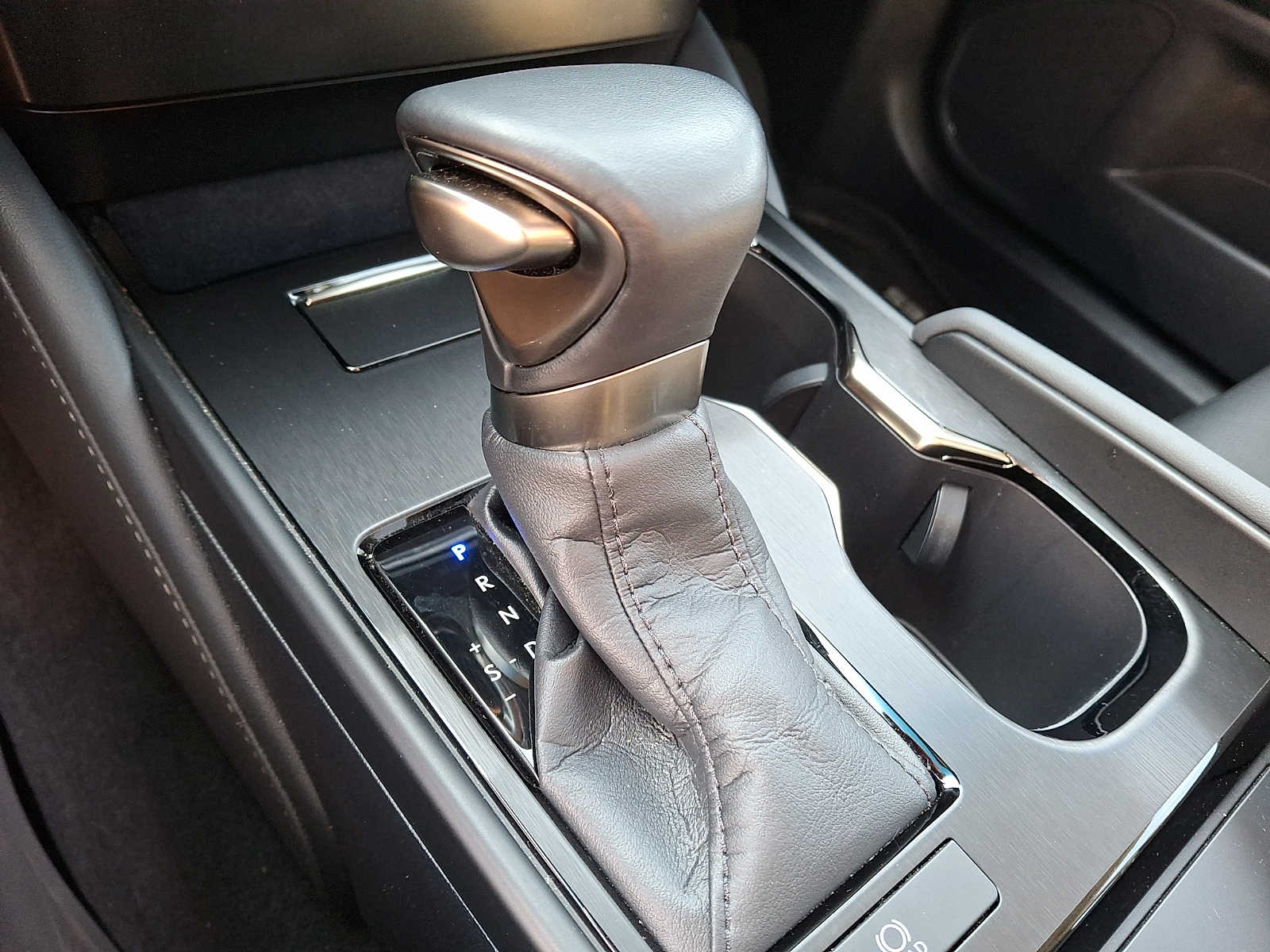 Thumbnail: 2023 Lexus ES - 12