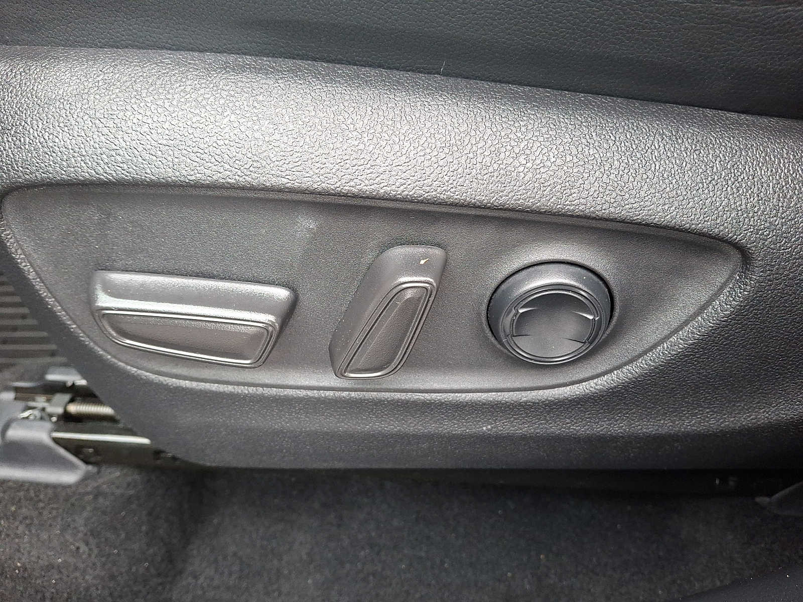 Thumbnail: 2022 Toyota Highlander - 10