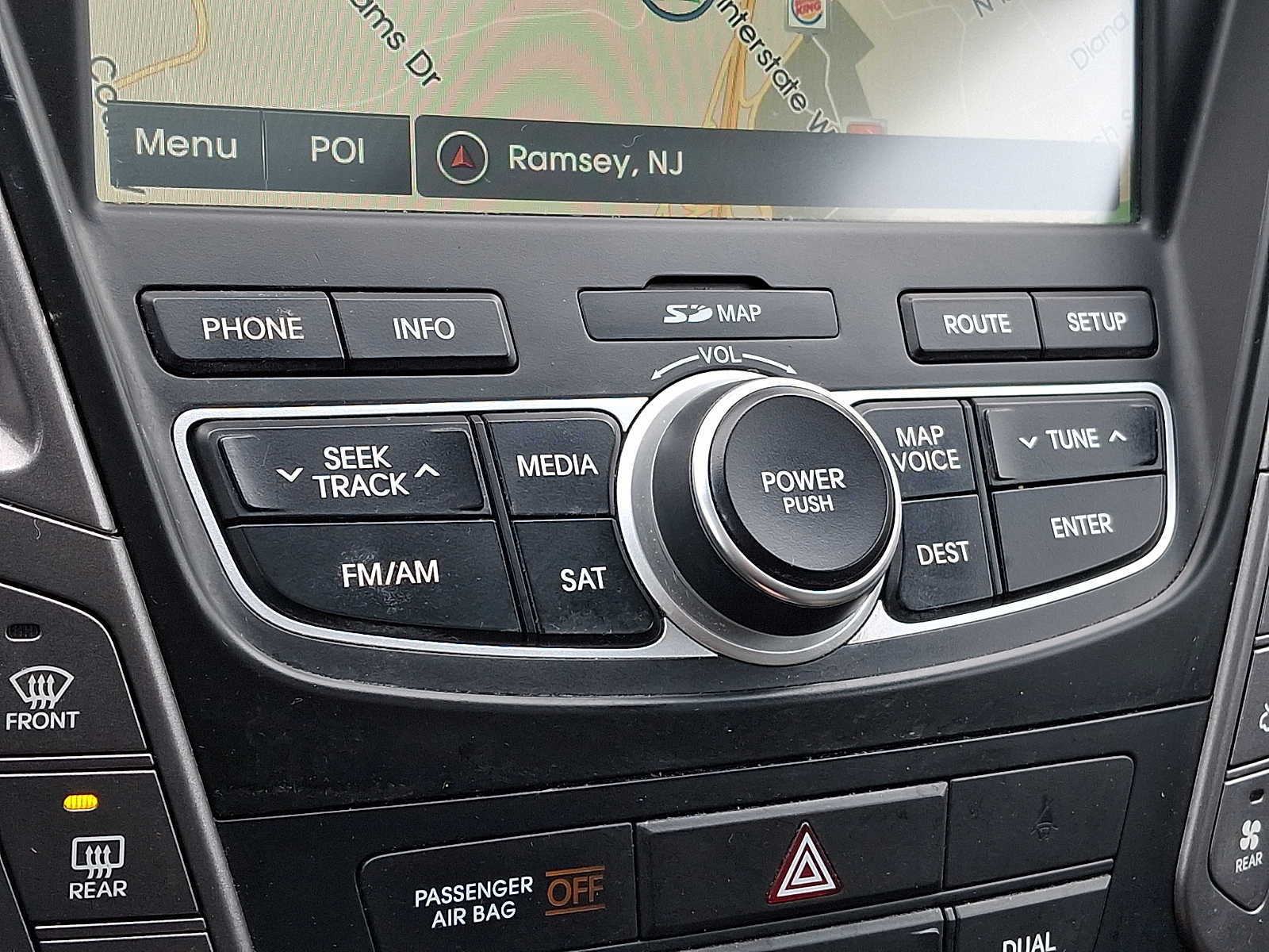 Thumbnail: 2015 Hyundai Santa Fe - 15