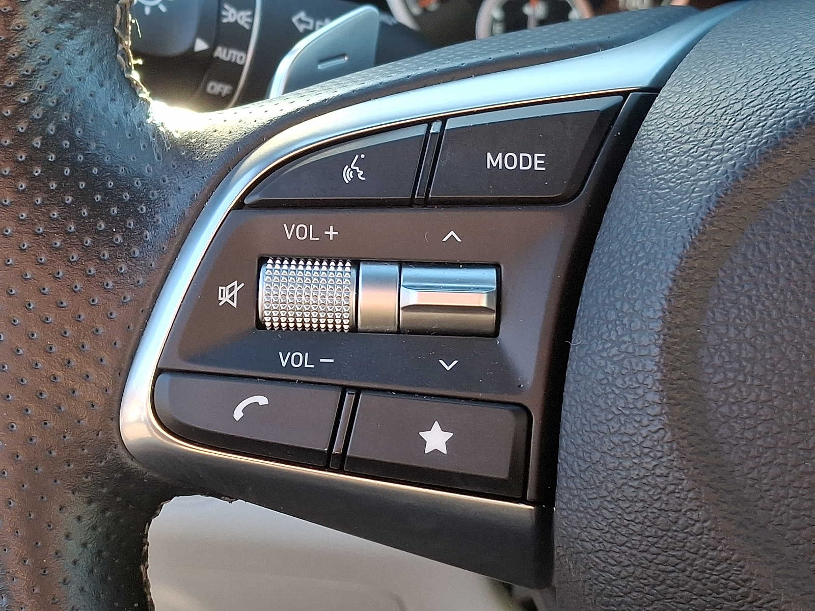 Thumbnail: 2023 Genesis G70 - 18