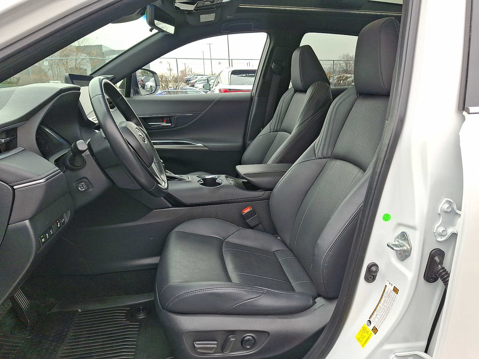 Thumbnail: 2023 Toyota Venza - 11