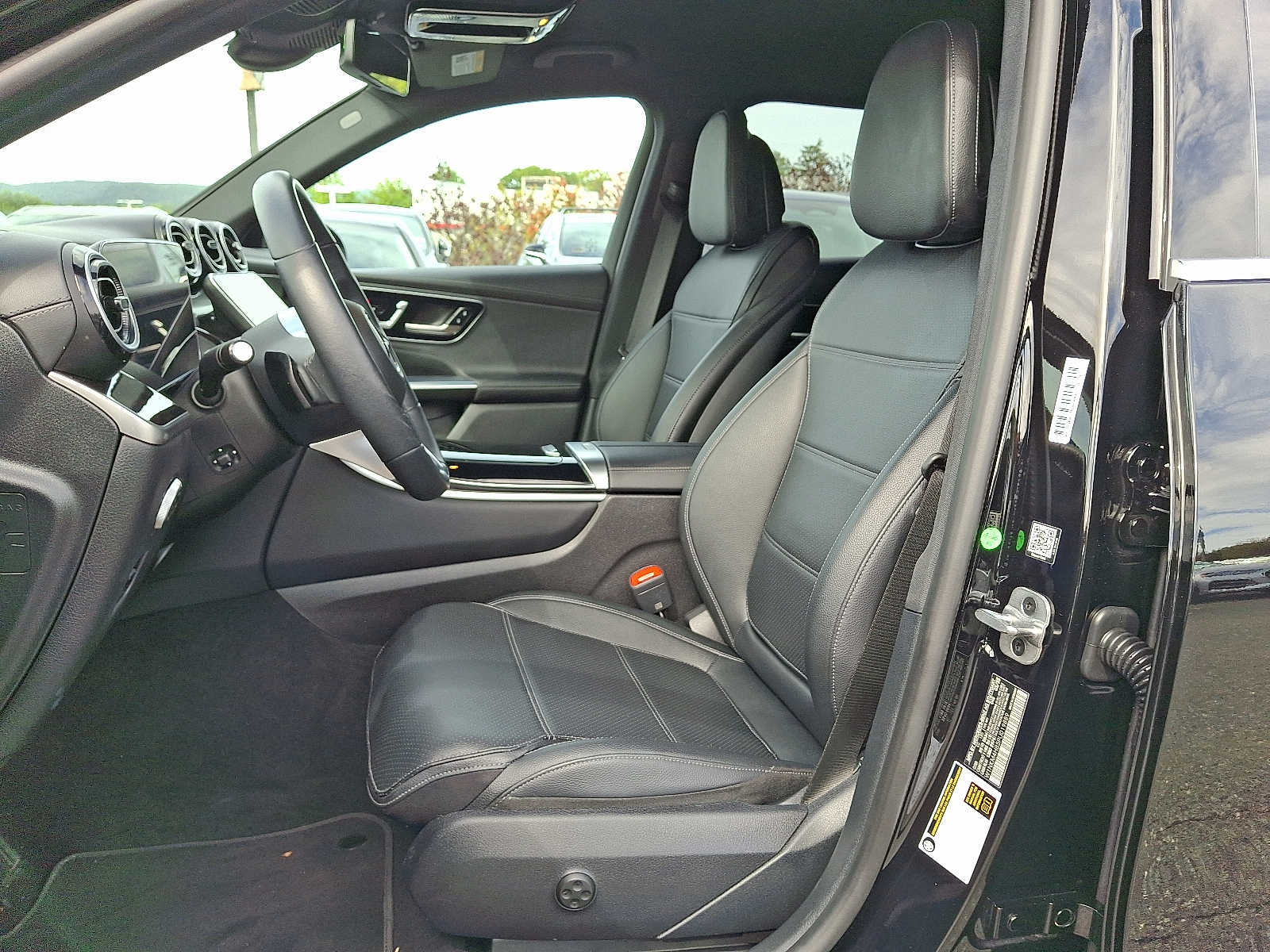 Thumbnail: 2023 Mercedes-Benz GLC - 10