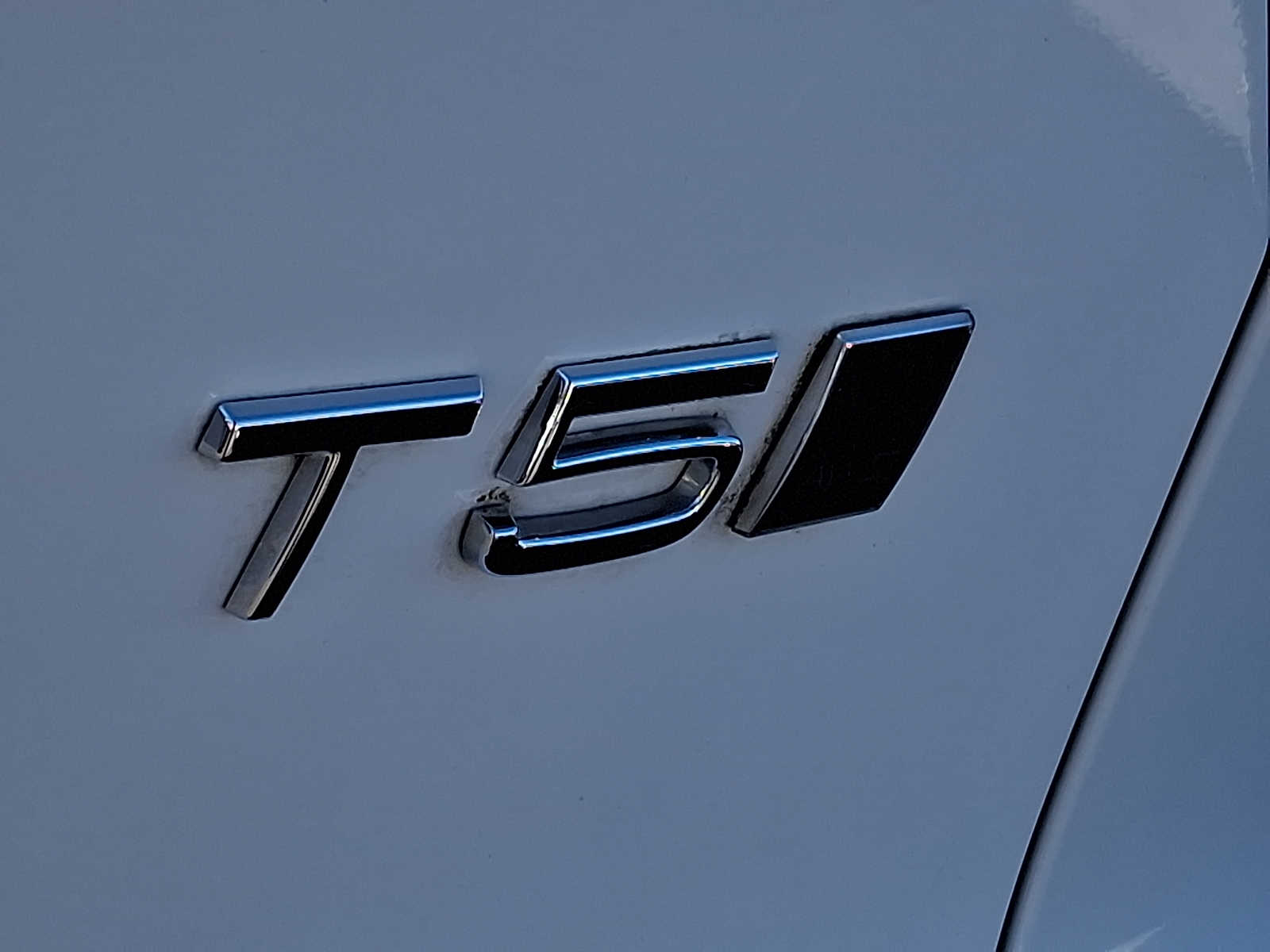 Thumbnail: 2019 Volvo XC40 - 28