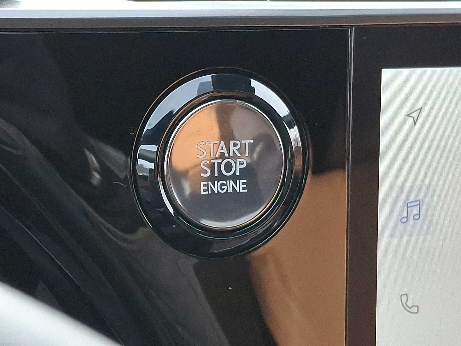 Thumbnail: 2023 Lexus RX - 19