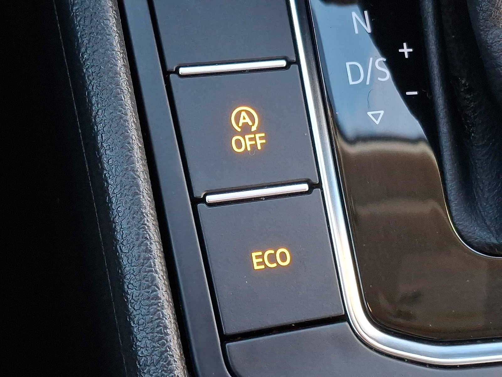 Thumbnail: 2019 Volkswagen Jetta - 22