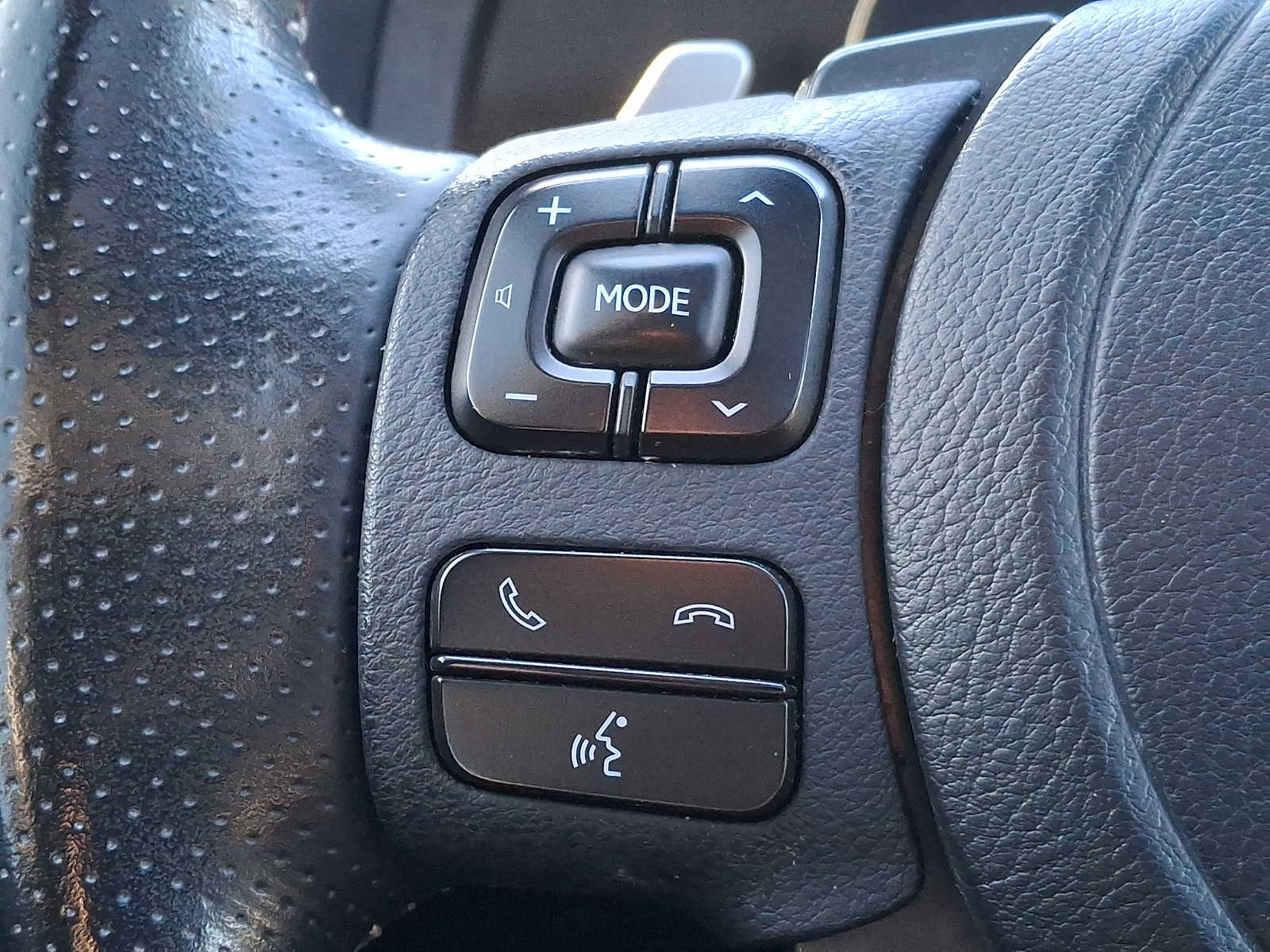 Thumbnail: 2023 Lexus IS - 17