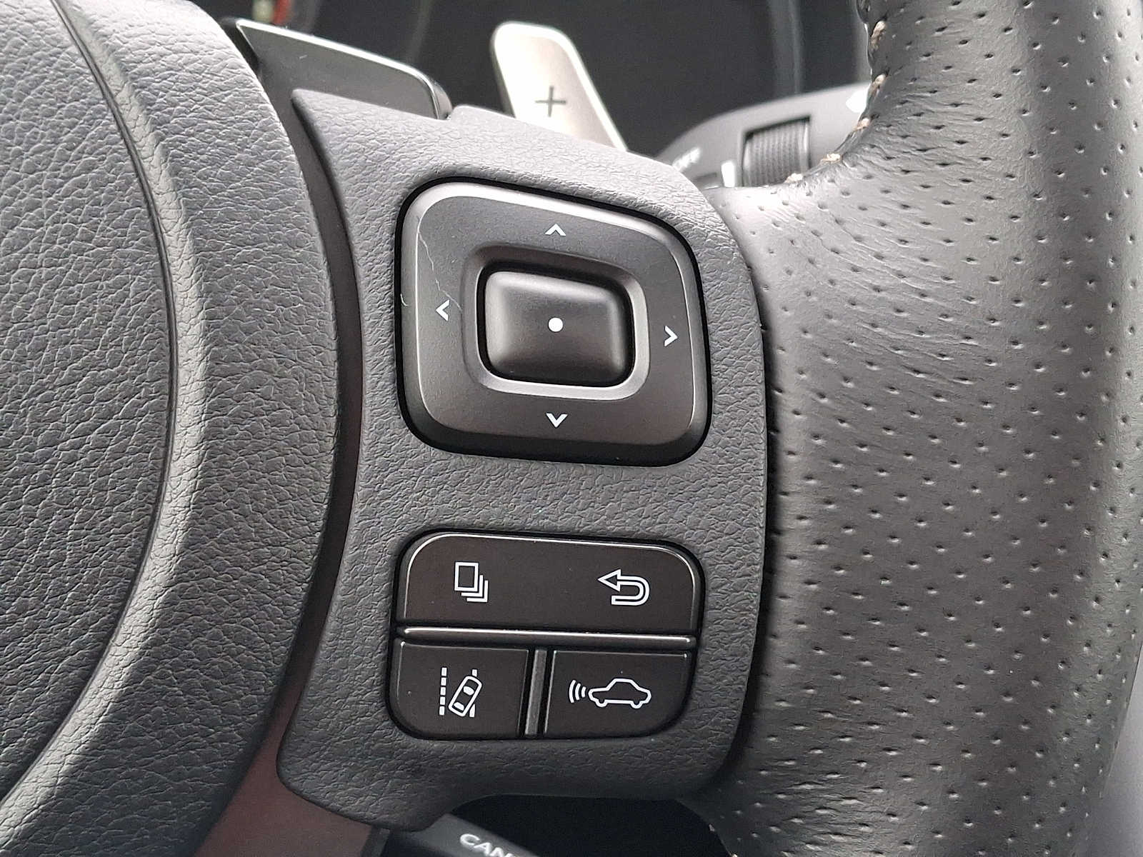 Thumbnail: 2025 Lexus IS - 17