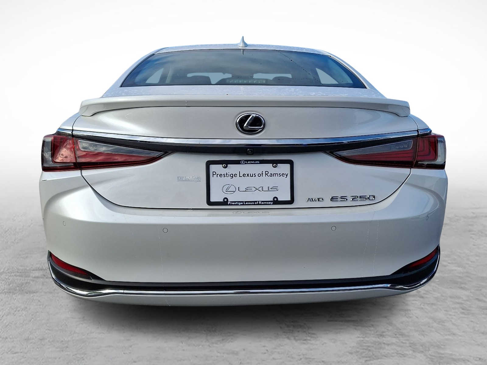 Thumbnail: 2023 Lexus ES - 5