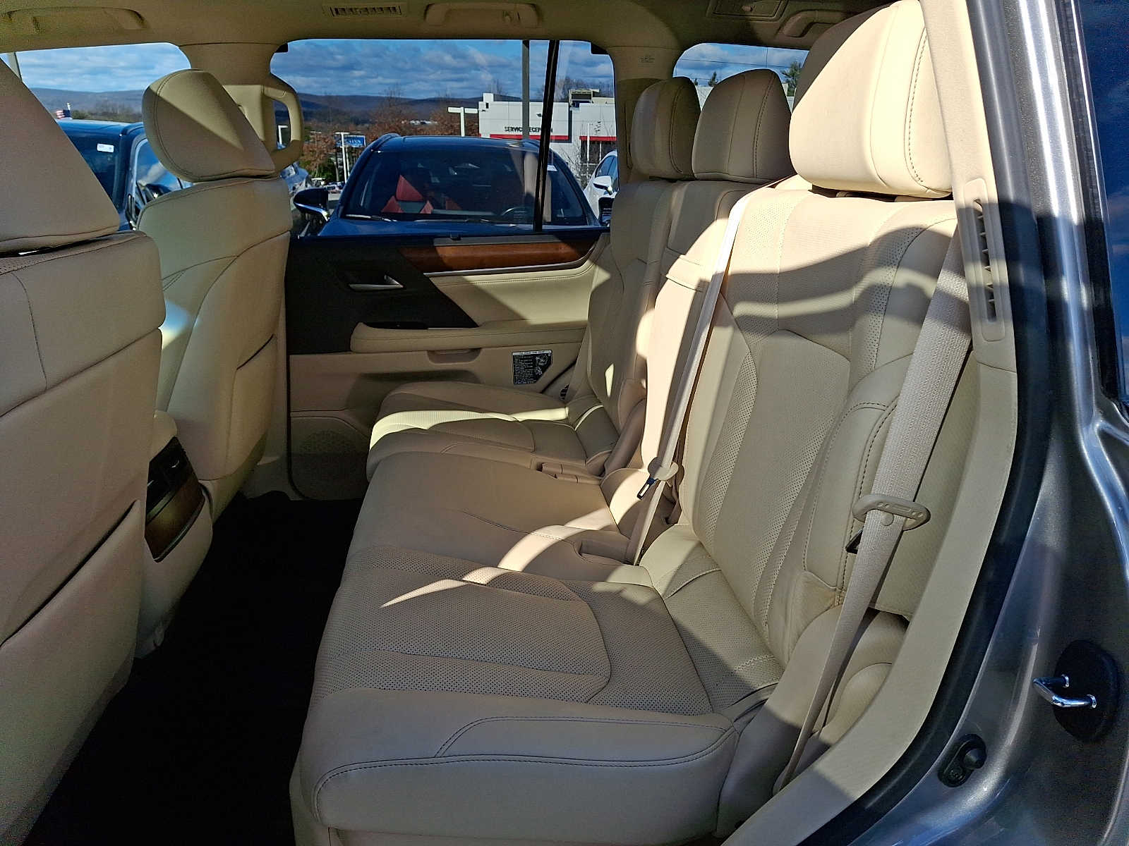 Thumbnail: 2020 Lexus LX - 8