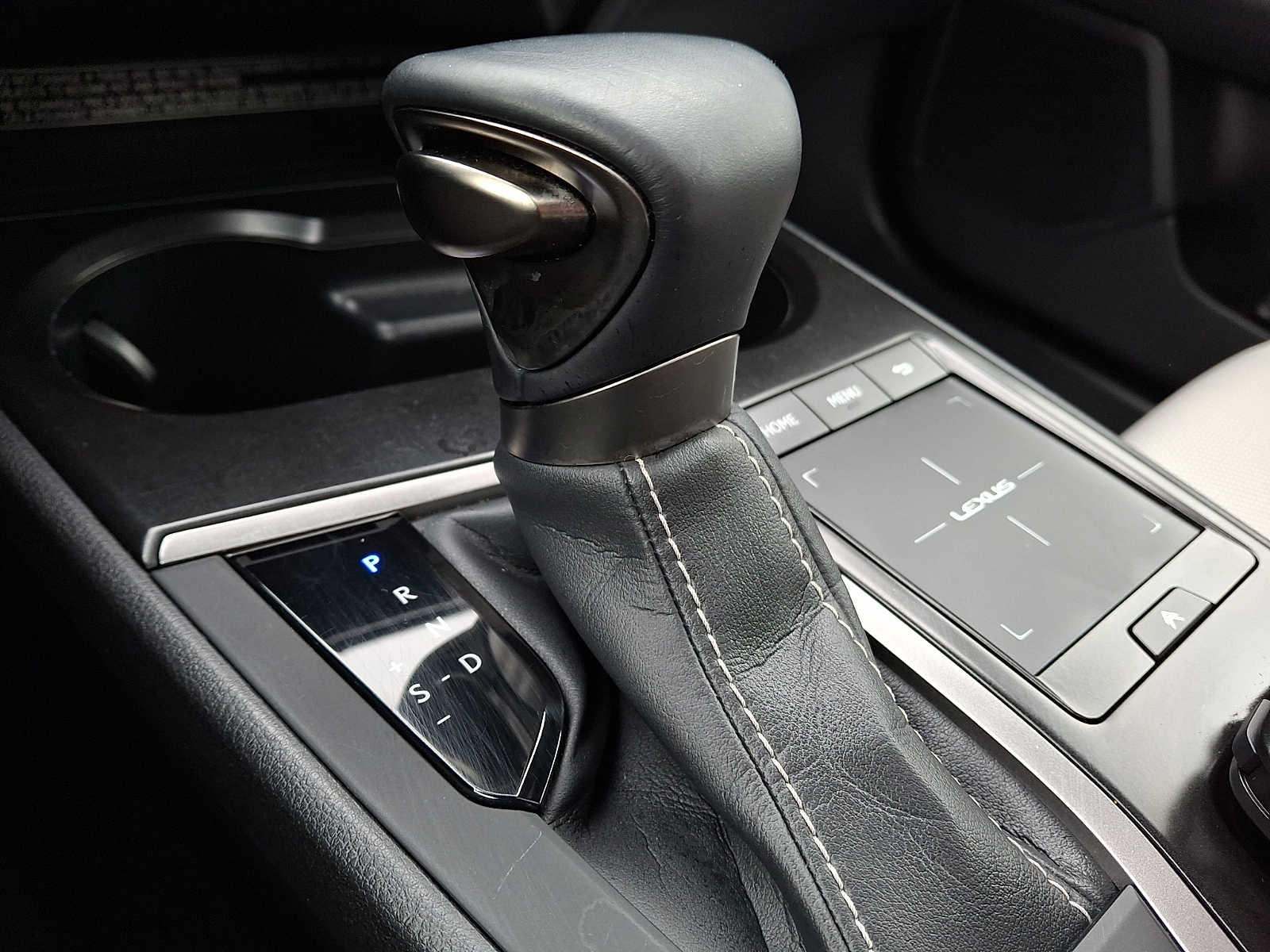 Thumbnail: 2021 Lexus UX - 13