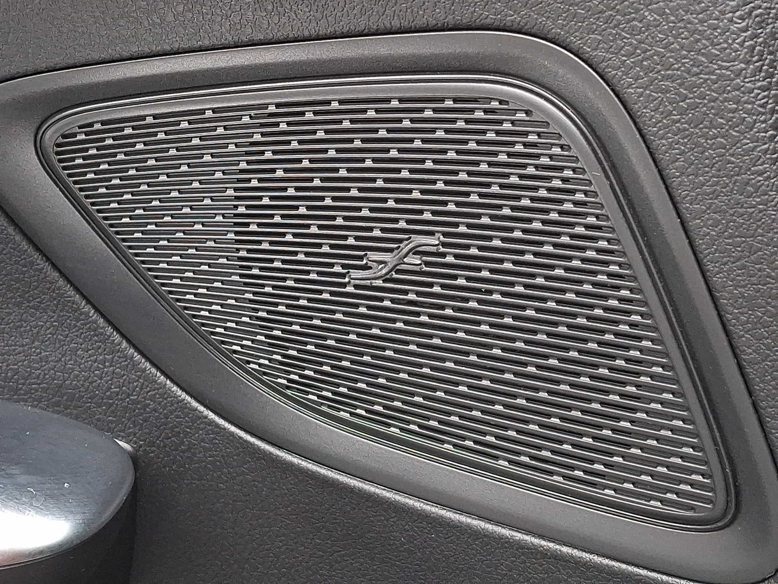 Thumbnail: 2023 Mercedes-Benz C-Class - 23