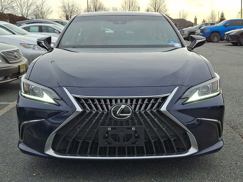 Used 2022 Lexus ES 350 Sedan