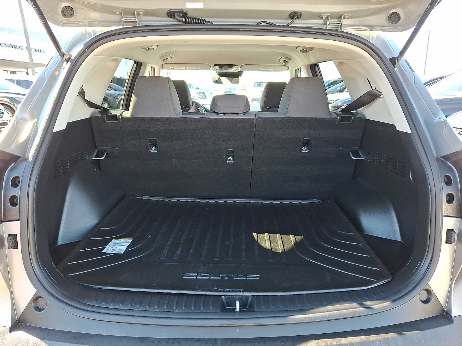 Thumbnail: 2023 Kia Seltos - 27