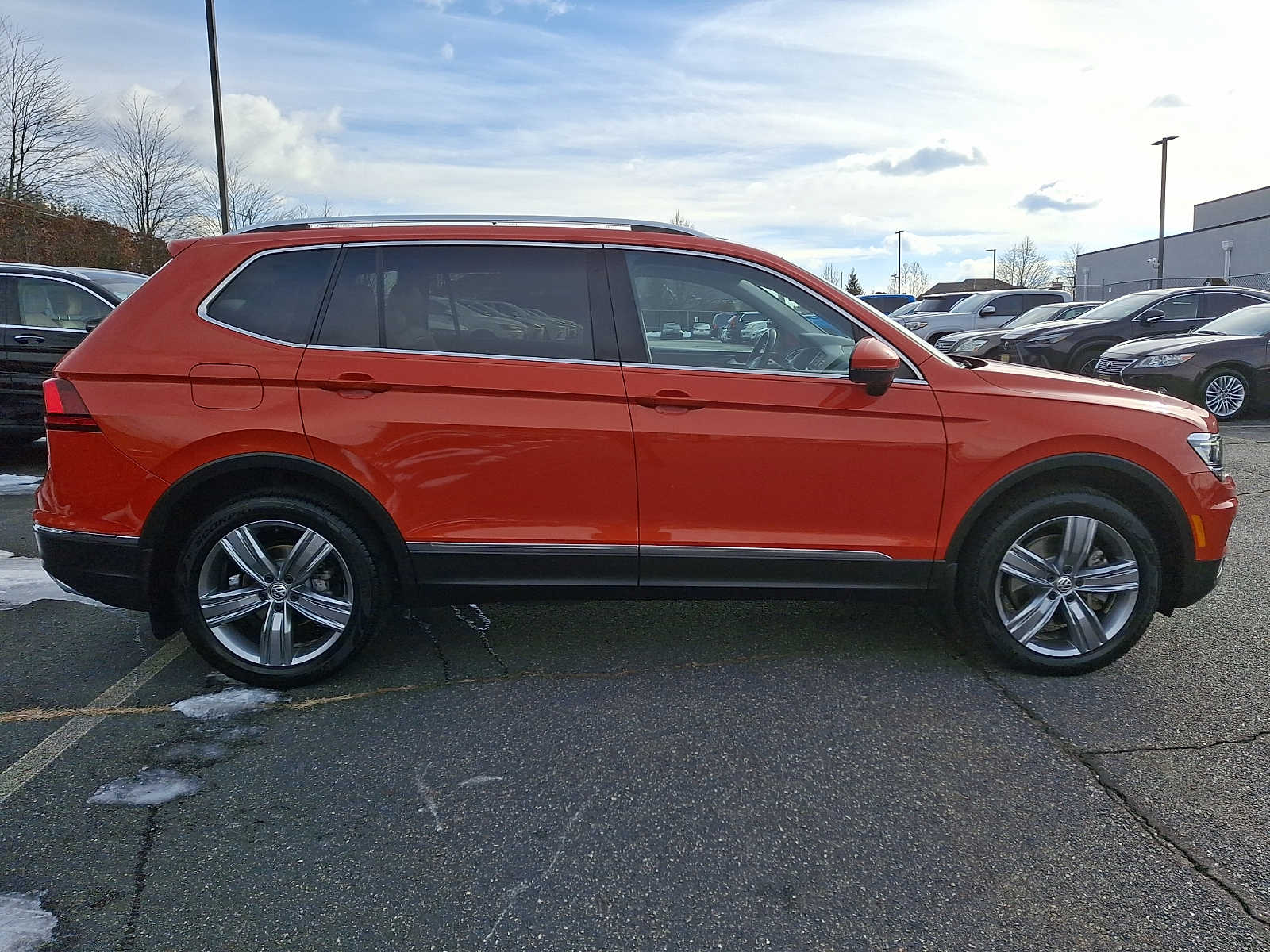 Thumbnail: 2019 Volkswagen Tiguan - 4