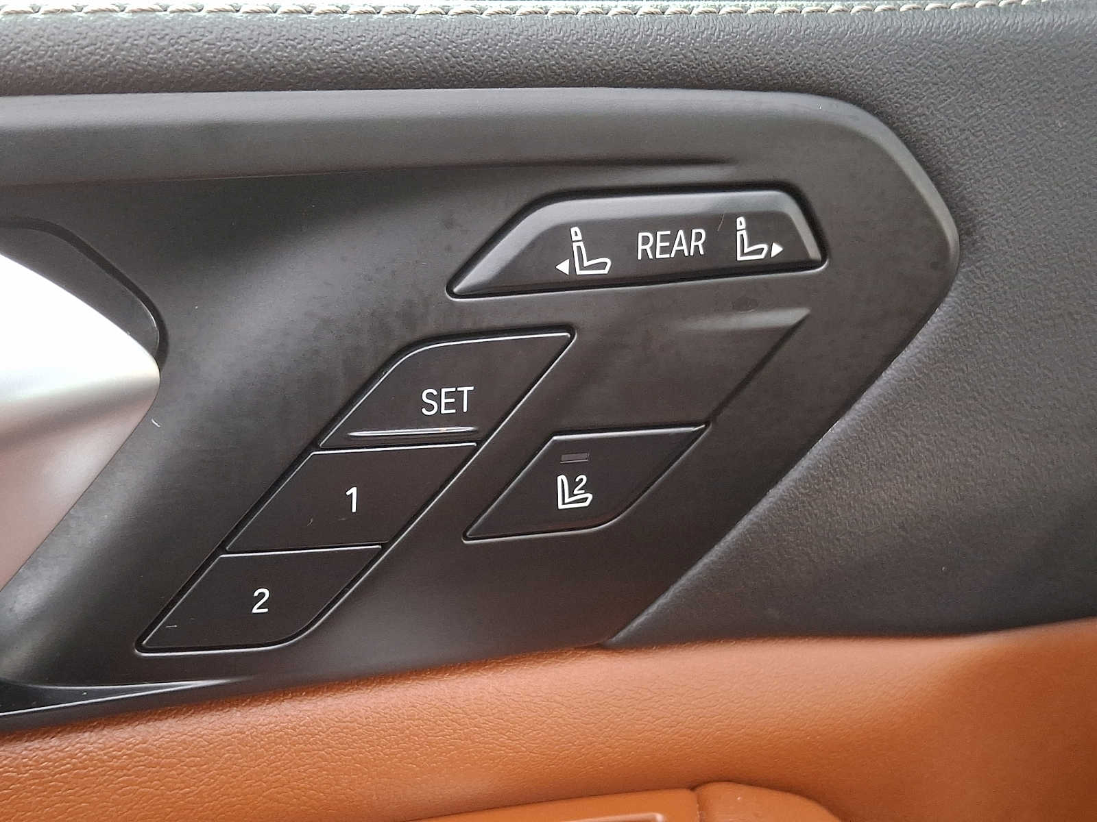 Thumbnail: 2024 BMW X7 - 24