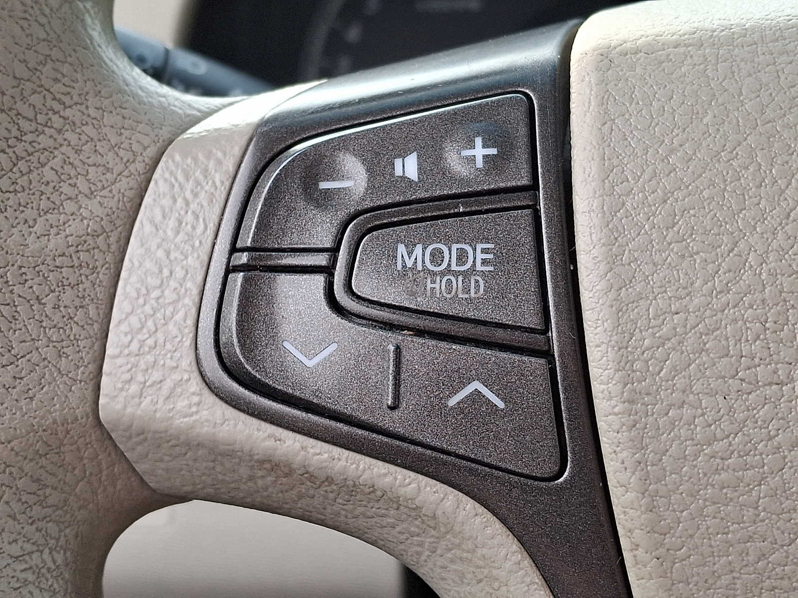 Thumbnail: 2014 Toyota Sienna - 18