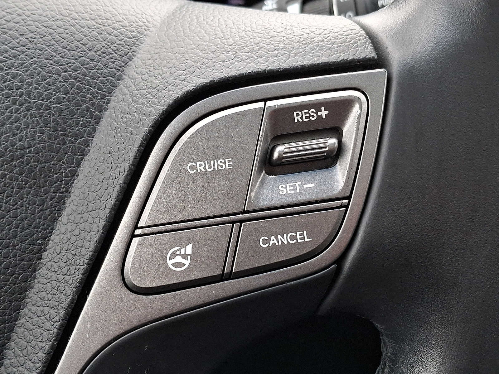 Thumbnail: 2015 Hyundai Santa Fe - 20