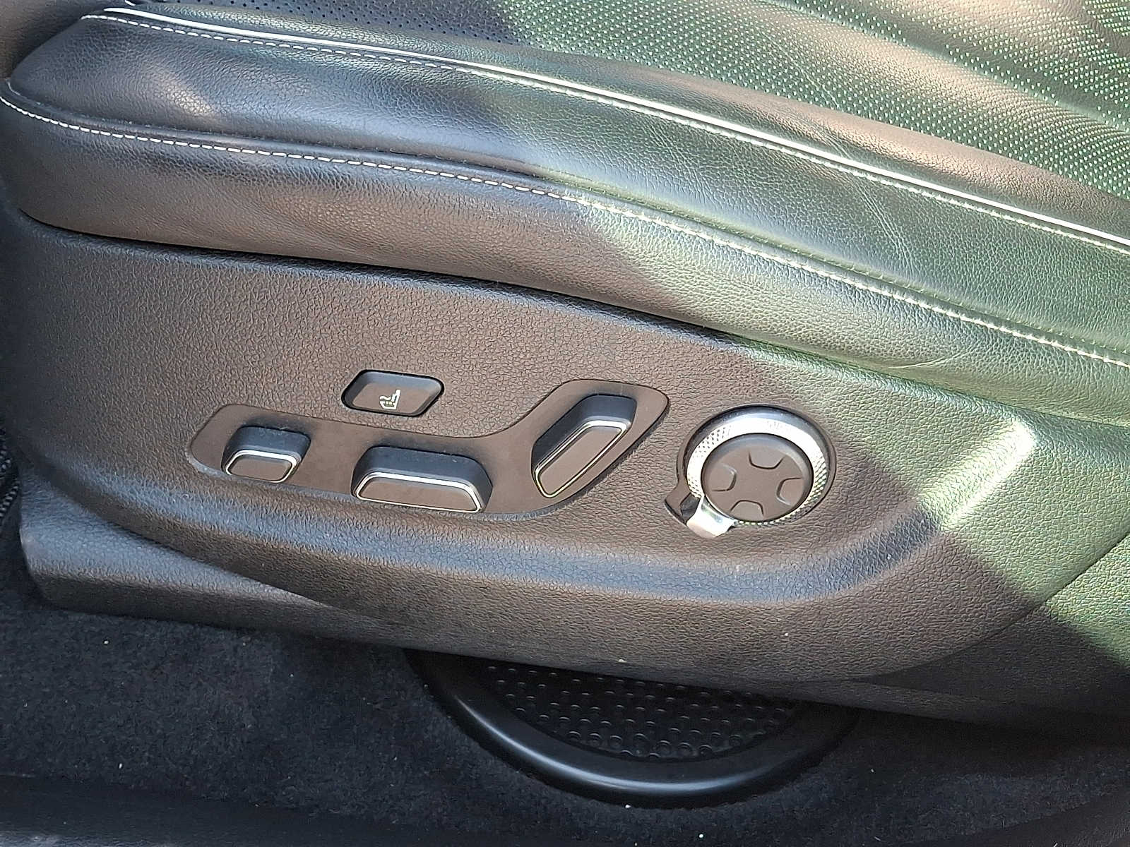 Thumbnail: 2023 Genesis GV80 - 11