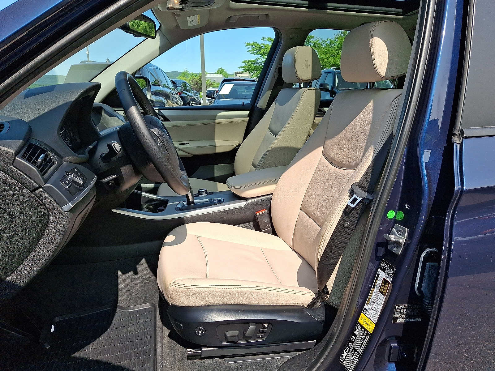 Thumbnail: 2011 BMW X3 - 10